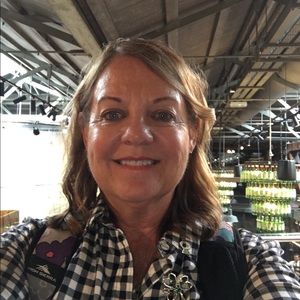 Meet your Posher, Carol lee